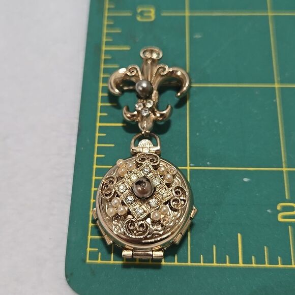 1940's Coro 4 Way Locket Brooch - Picture 8 of 8